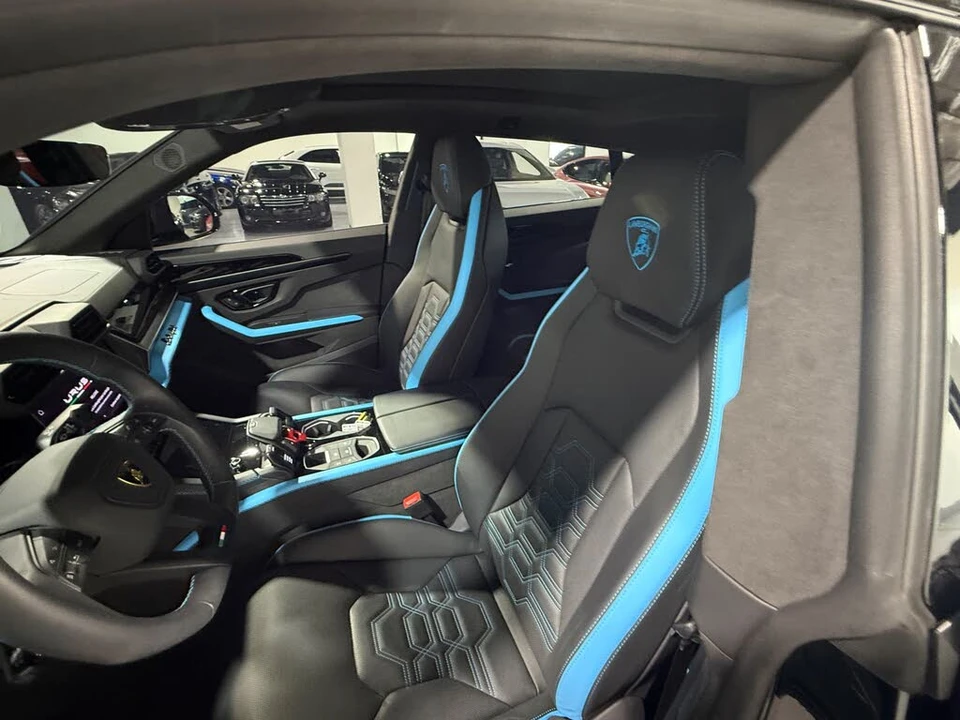2025 Lamborghini Urus SE - Image 24 of 31