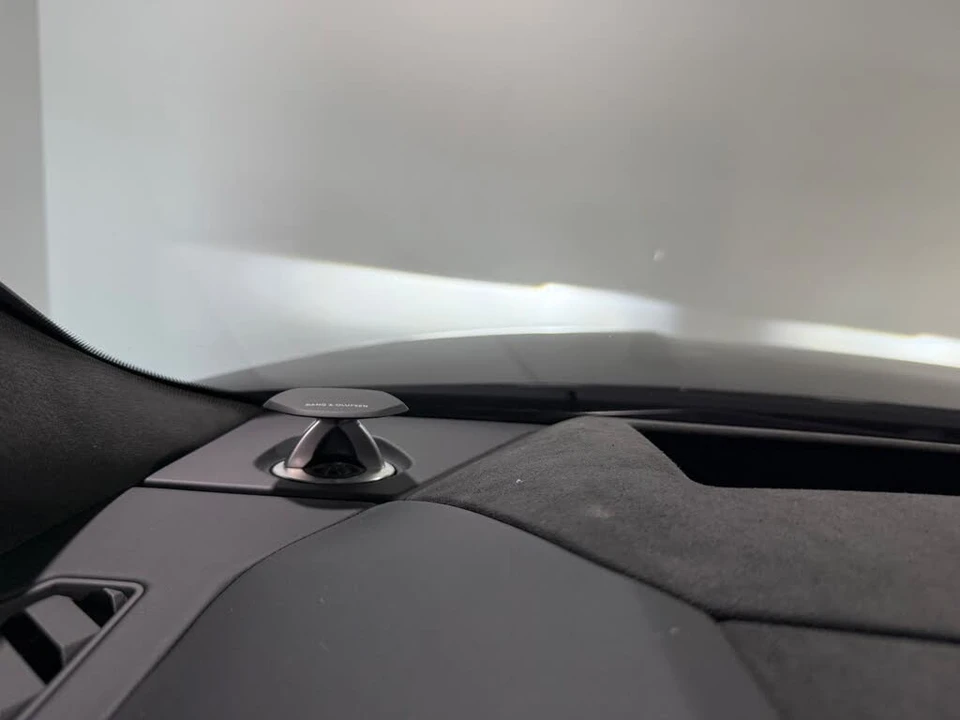 2025 Lamborghini Urus SE - Image 31 of 31
