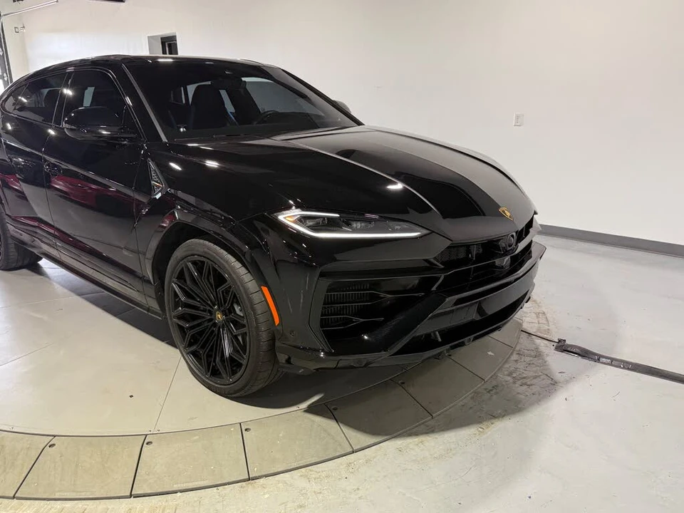 2025 Lamborghini Urus SE - Image 7 of 31