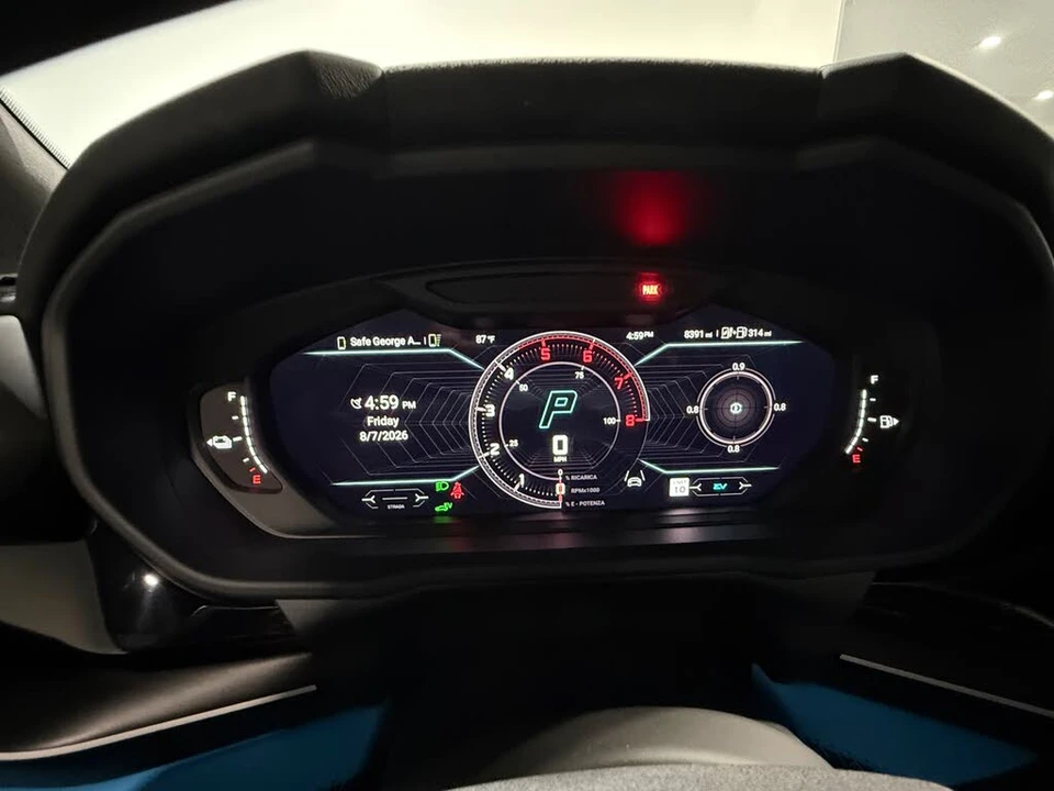 2025 Lamborghini Urus SE - Image 29 of 31