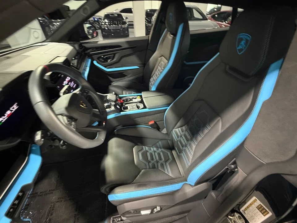 2025 Lamborghini Urus SE - Image 22 of 31
