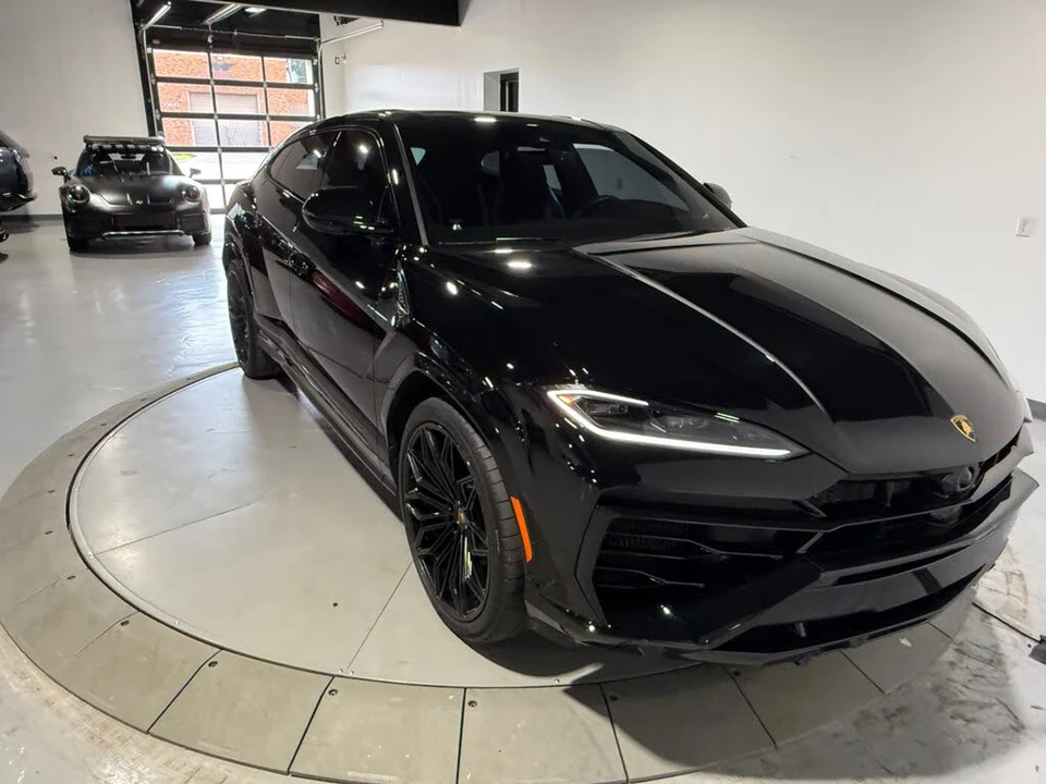 2025 Lamborghini Urus SE - Image 5 of 31