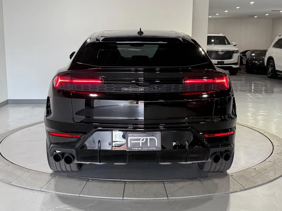 2025 Lamborghini Urus SE - Image 16 of 31