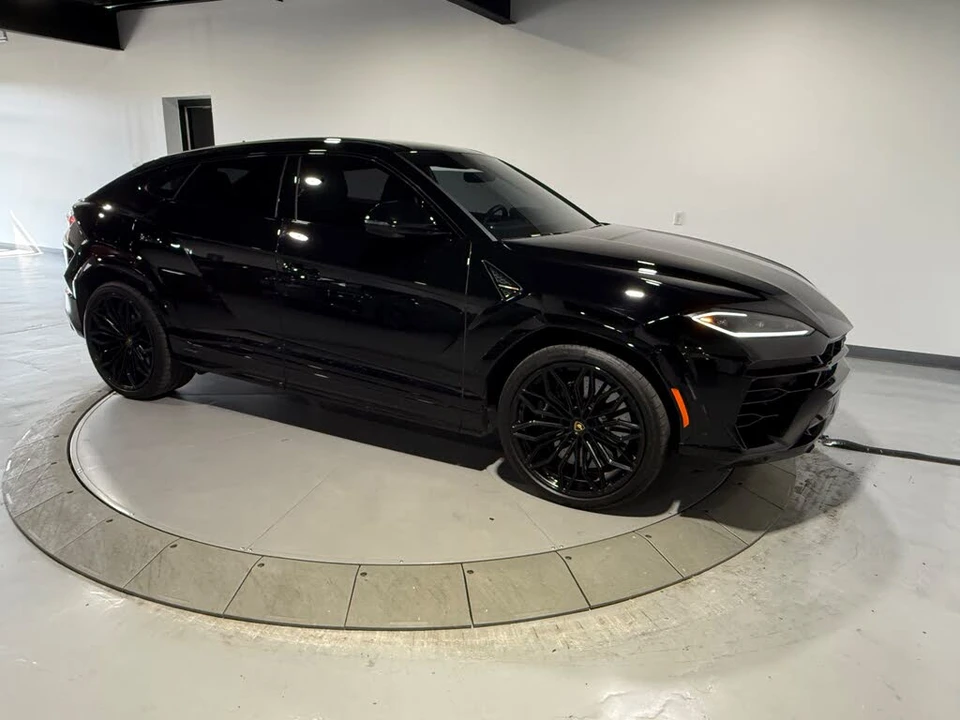 2025 Lamborghini Urus SE - Image 9 of 31