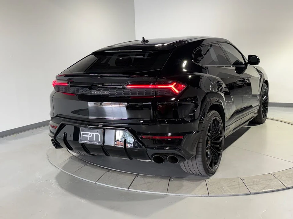 2025 Lamborghini Urus SE - Image 15 of 31