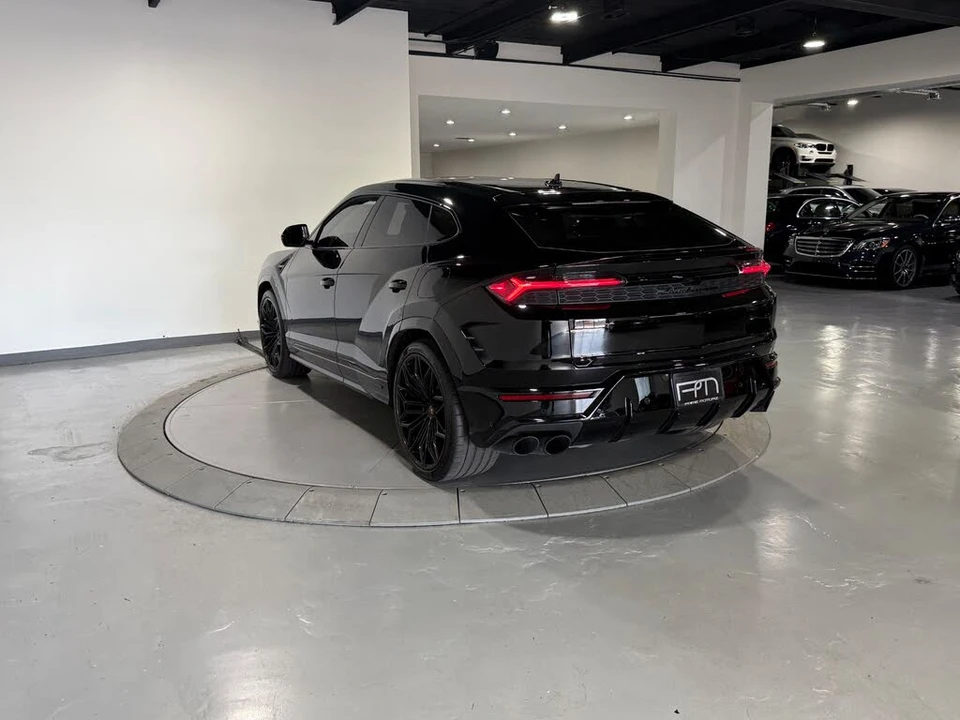 2025 Lamborghini Urus SE - Image 14 of 31