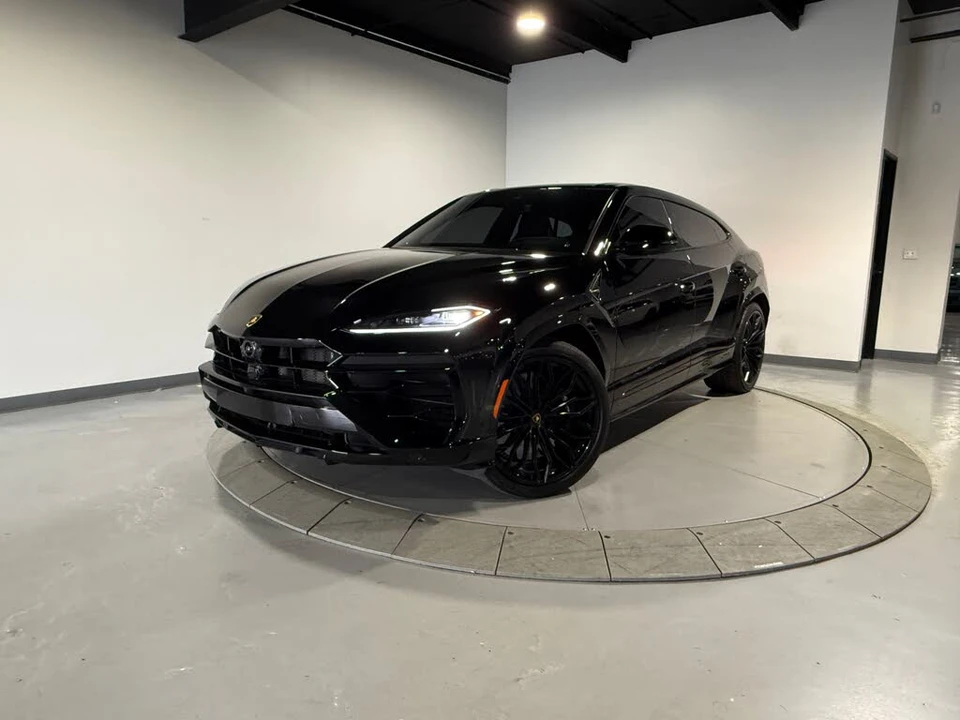 2025 Lamborghini Urus SE - Image 3 of 31