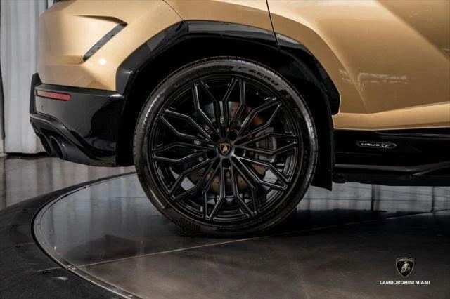 2025 Lamborghini Urus SE - Image 19 of 31