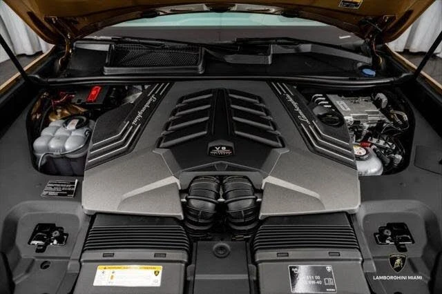 2025 Lamborghini Urus SE - Image 6 of 31