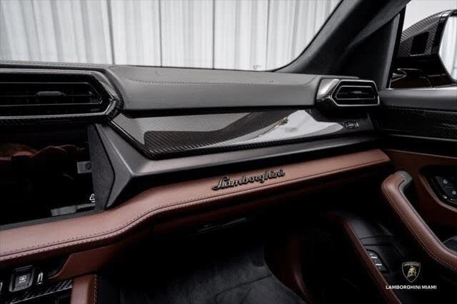 2025 Lamborghini Urus SE - Image 31 of 31