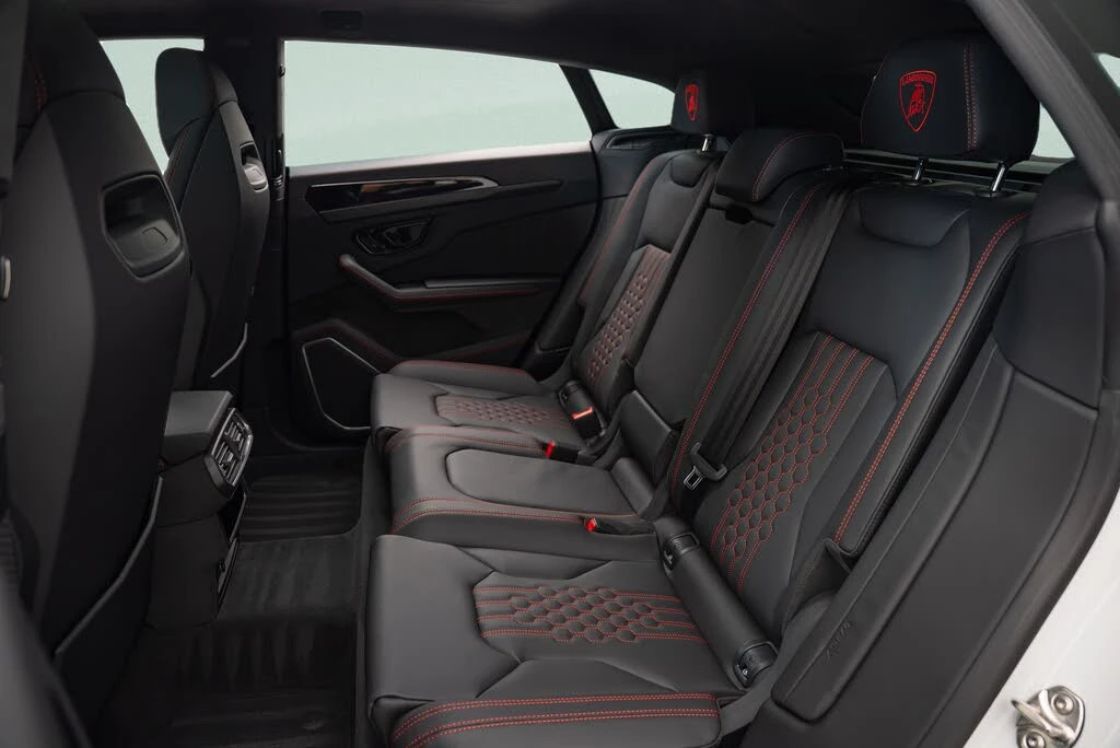 2025 Lamborghini Urus SE - Image 11 of 23