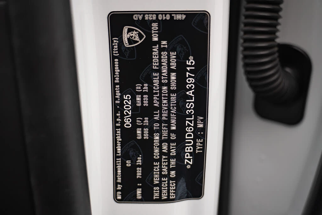 2025 Lamborghini Urus SE - Image 23 of 23
