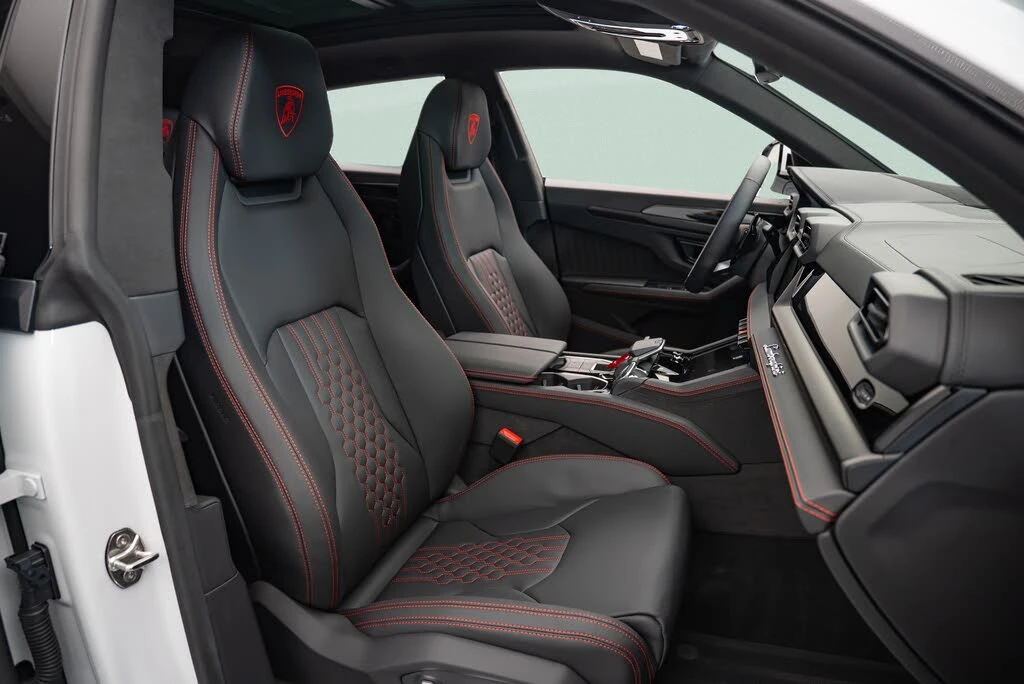 2025 Lamborghini Urus SE - Image 10 of 23