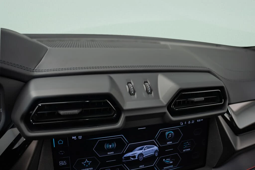 2025 Lamborghini Urus SE - Image 15 of 23