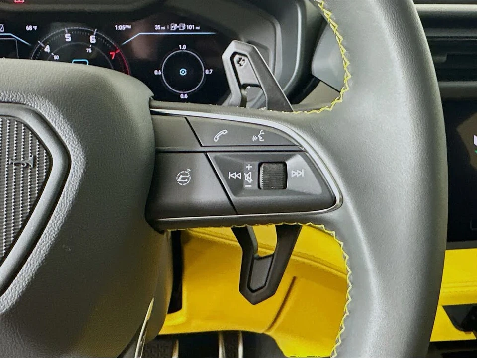 2025 Lamborghini Urus SE - Image 13 of 31