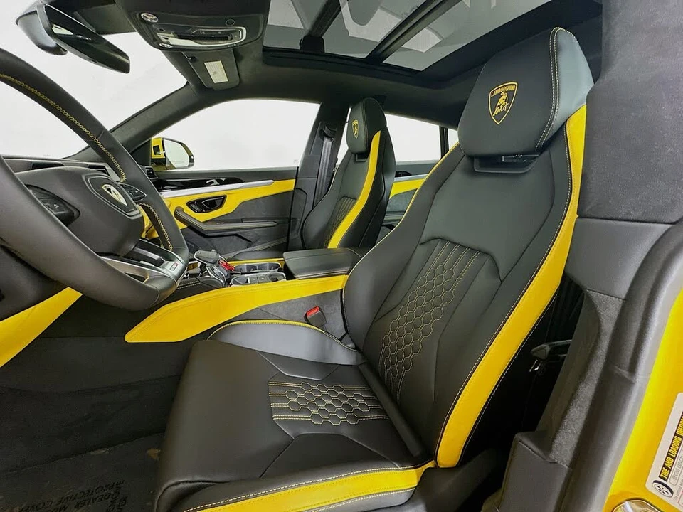 2025 Lamborghini Urus SE - Image 27 of 31