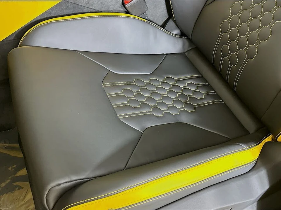 2025 Lamborghini Urus SE - Image 25 of 31