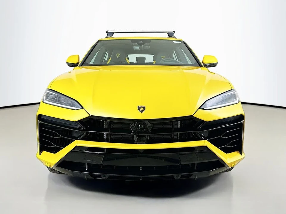 2025 Lamborghini Urus SE - Image 2 of 31