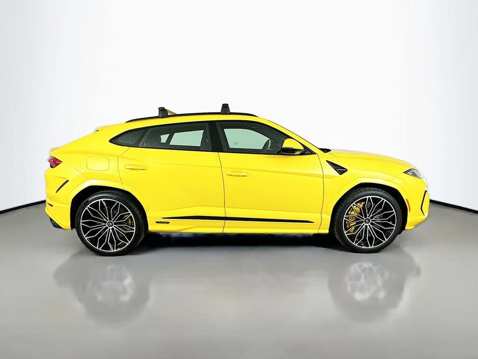 2025 Lamborghini Urus SE - Image 4 of 31