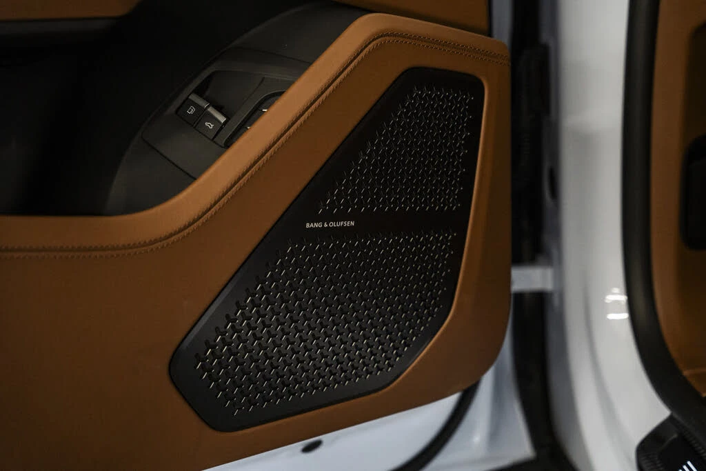 2025 Lamborghini Urus SE - Image 23 of 31