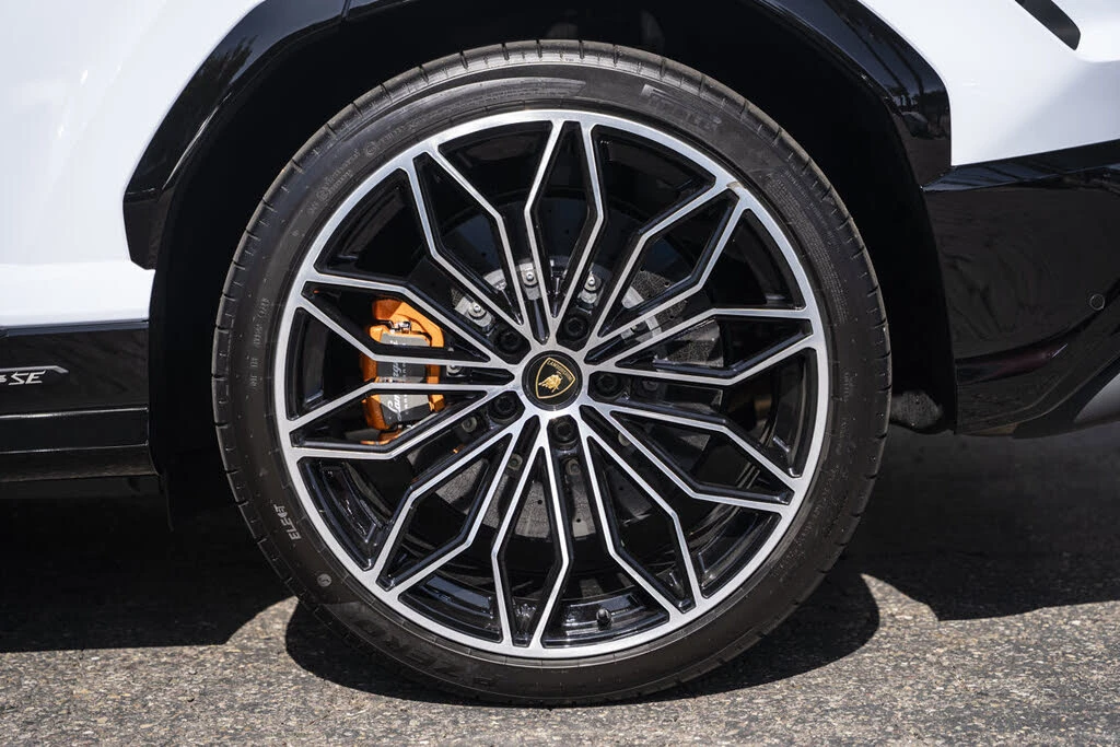 2025 Lamborghini Urus SE - Image 21 of 31