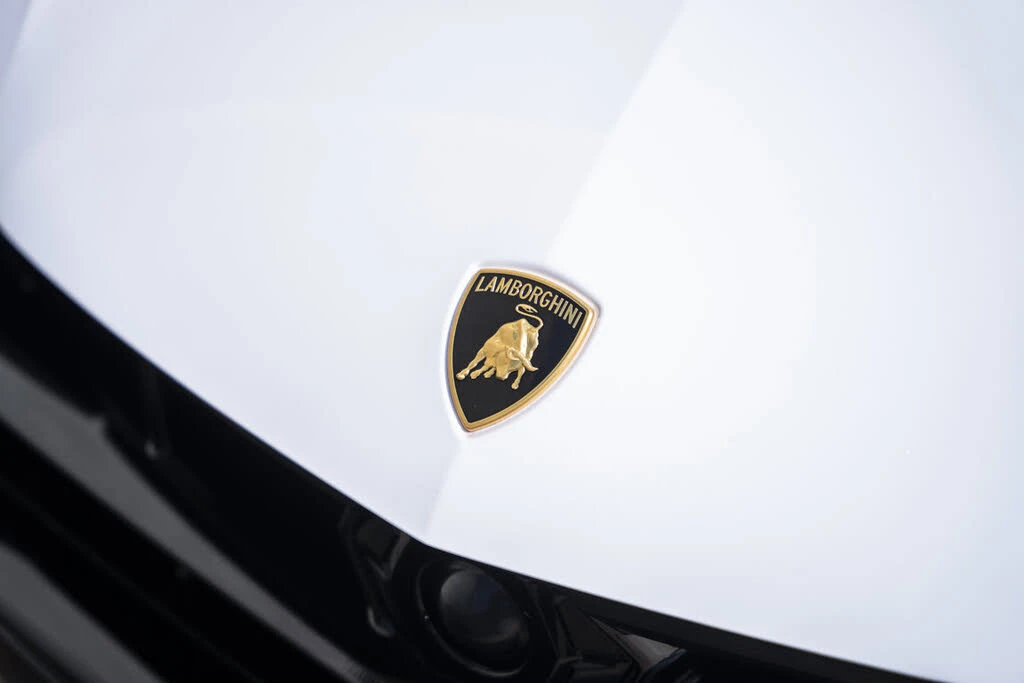 2025 Lamborghini Urus SE - Image 17 of 31