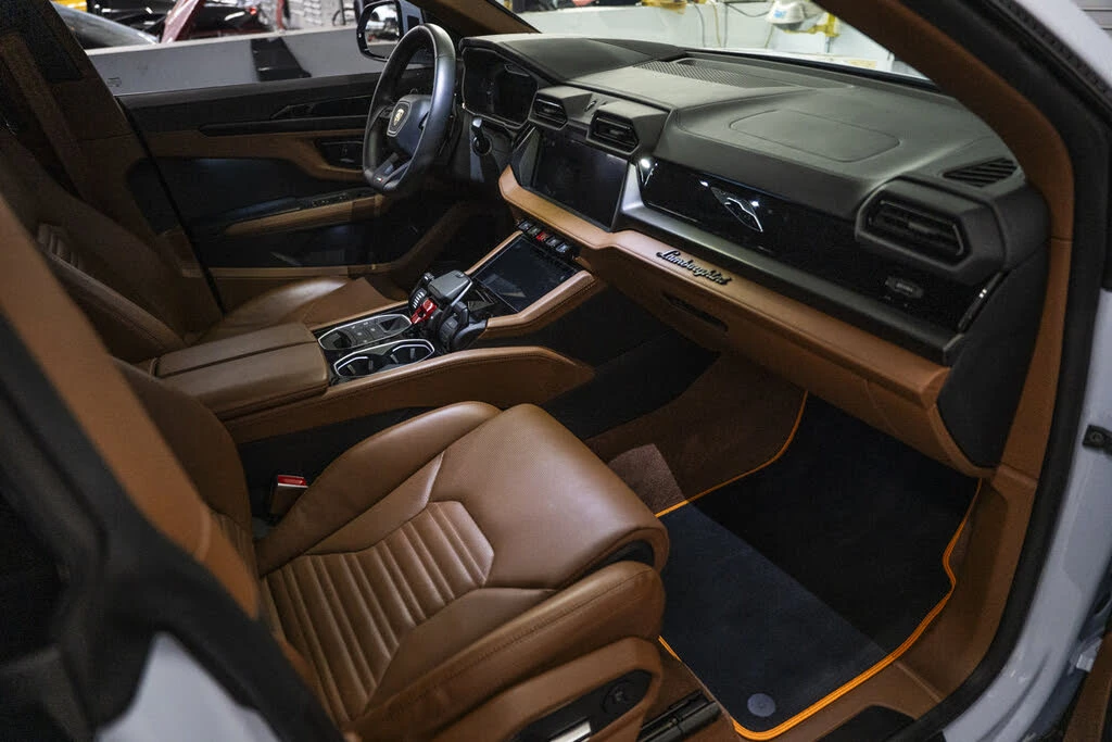 2025 Lamborghini Urus SE - Image 31 of 31