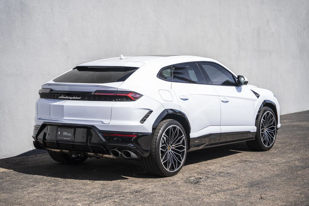 2025 Lamborghini Urus SE - Image 5 of 31