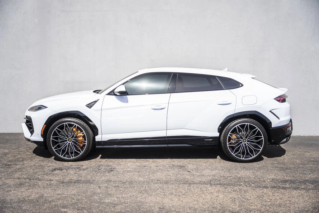 2025 Lamborghini Urus SE - Image 2 of 31