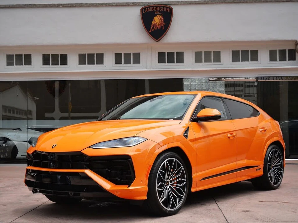 2025 Lamborghini Urus SE - Image 28 of 29