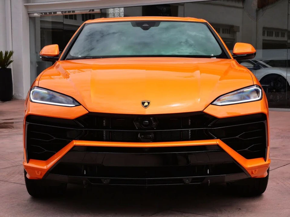 2025 Lamborghini Urus SE - Image 5 of 29