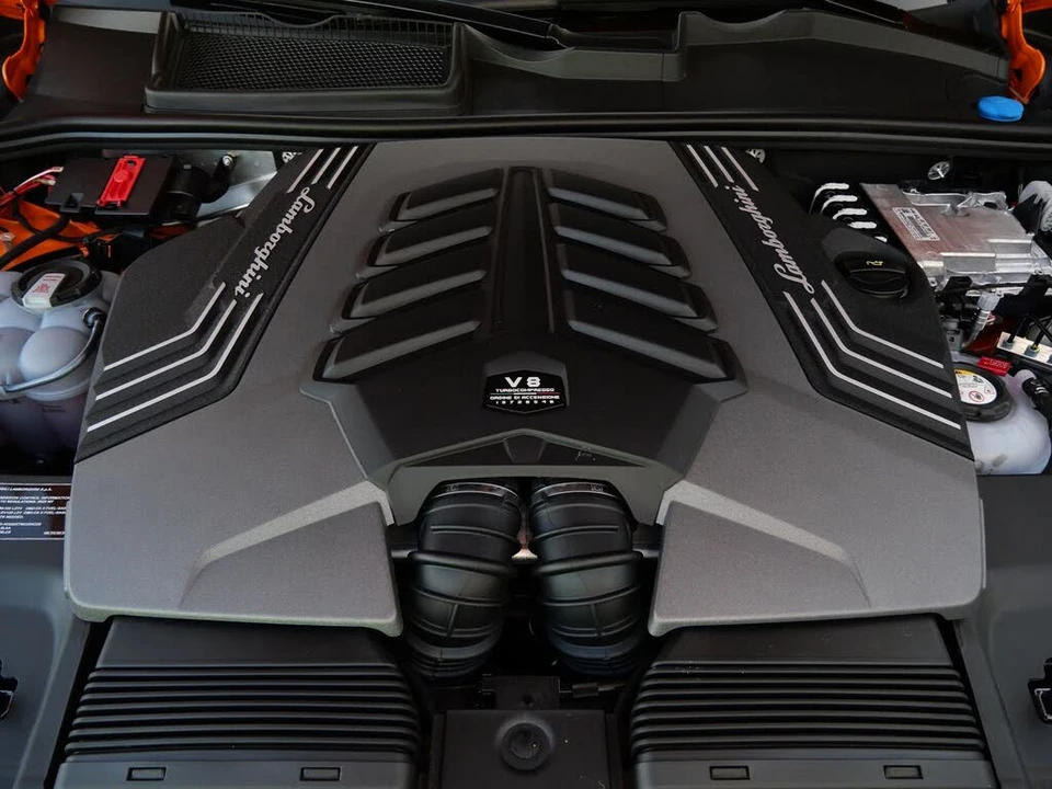 2025 Lamborghini Urus SE - Image 23 of 29