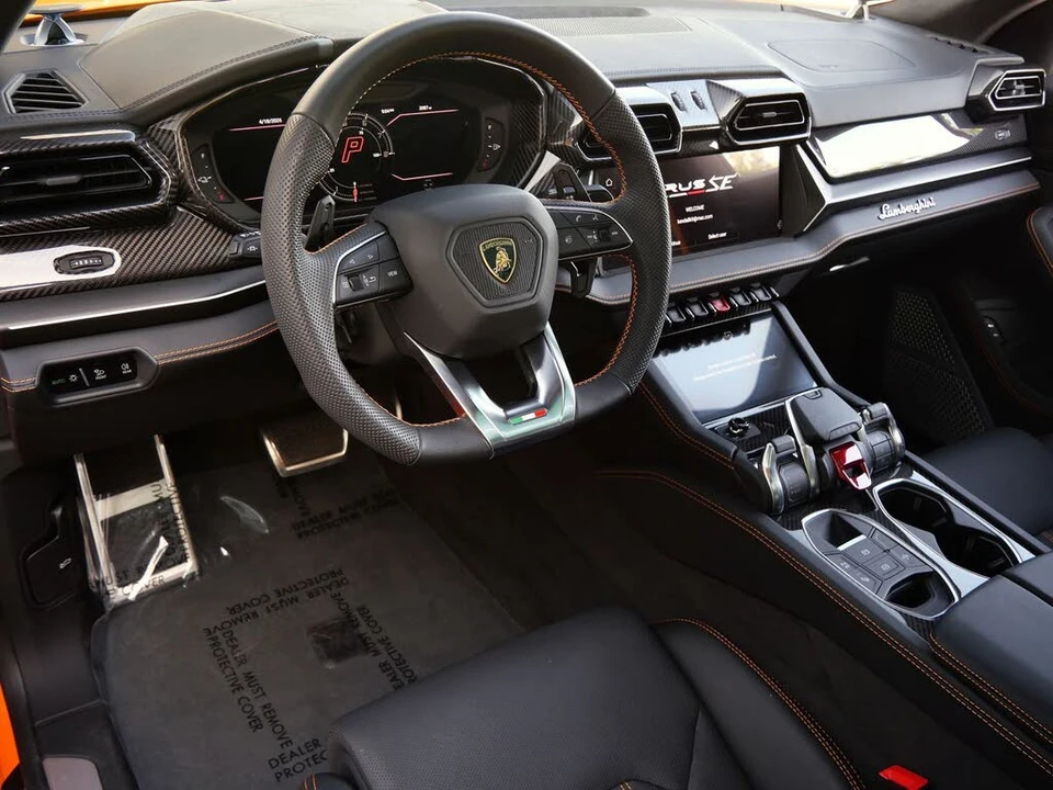 2025 Lamborghini Urus SE - Image 11 of 29