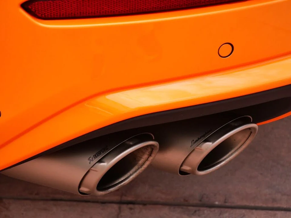 2025 Lamborghini Urus SE - Image 26 of 29