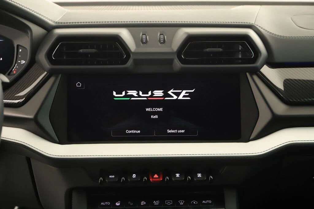 2025 Lamborghini Urus SE - Image 20 of 31