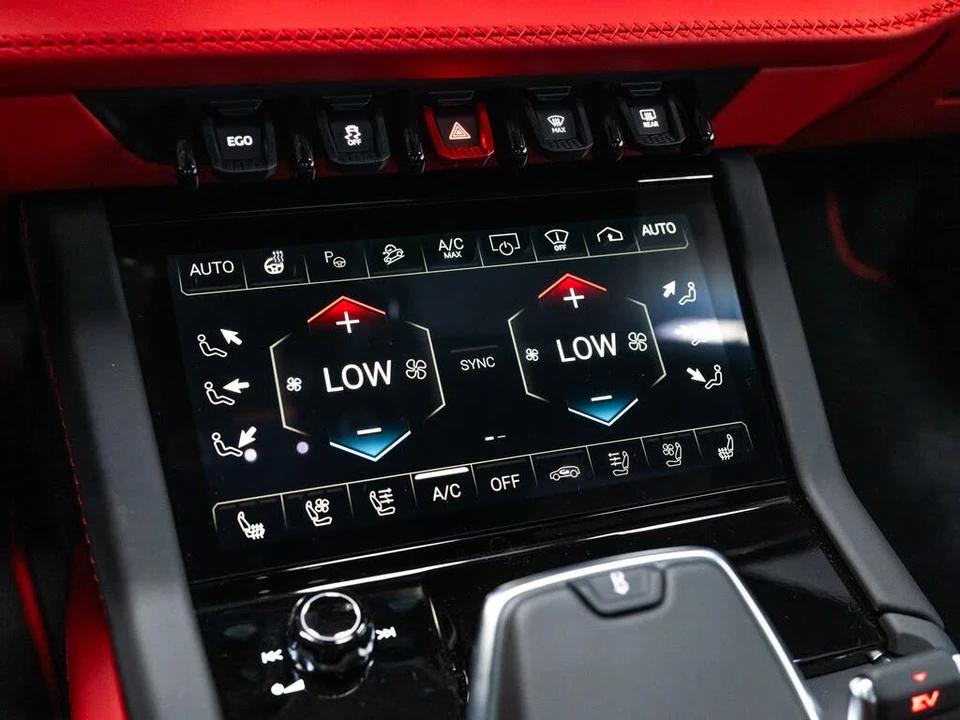 2025 Lamborghini Urus SE - Image 31 of 31