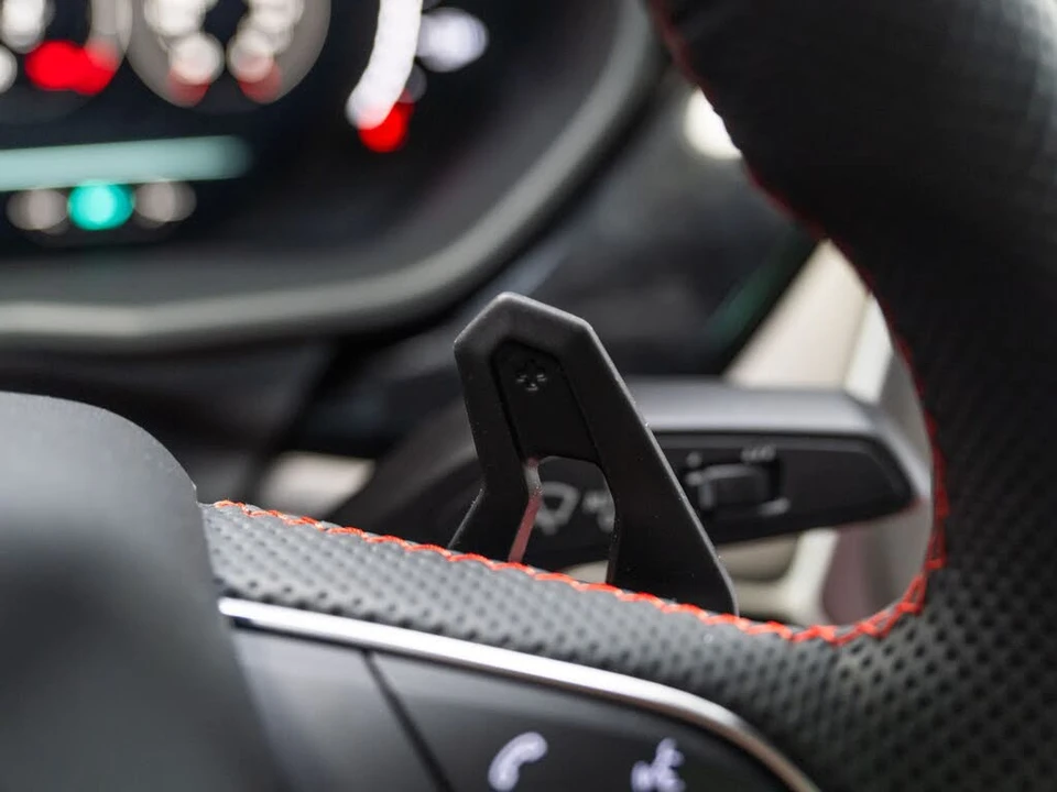 2025 Lamborghini Urus SE - Image 22 of 31