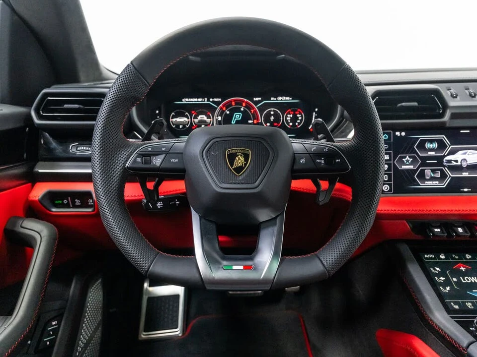 2025 Lamborghini Urus SE - Image 19 of 31