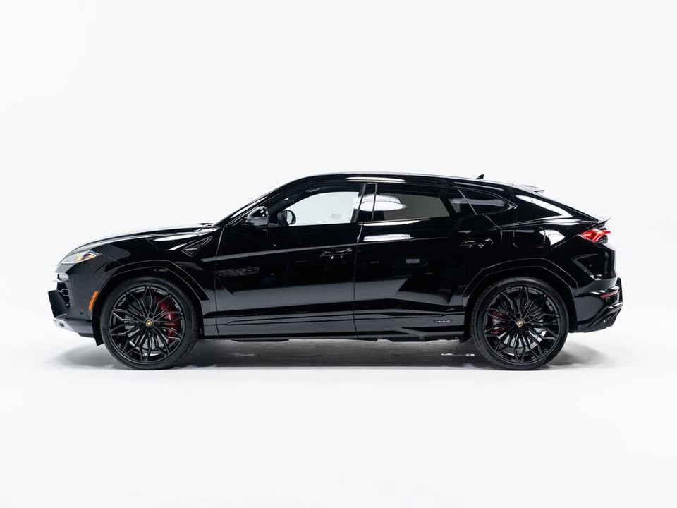 2025 Lamborghini Urus SE - Image 2 of 31