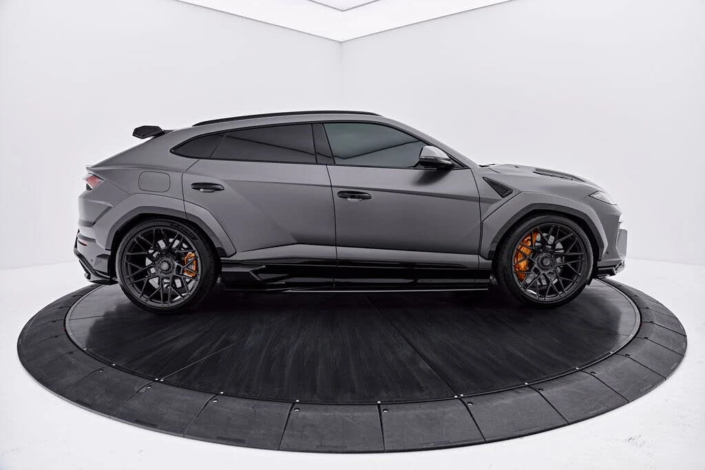 2025 Lamborghini Urus SE - Image 15 of 31