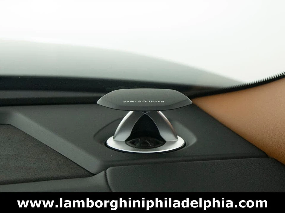 2025 Lamborghini Urus SE - Image 31 of 31