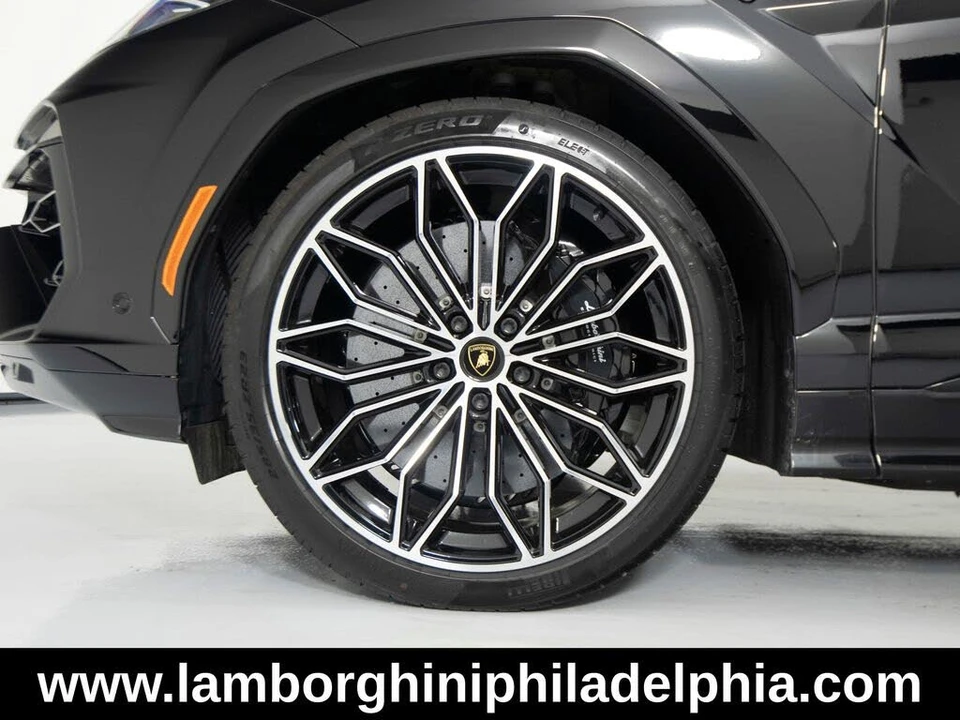 2025 Lamborghini Urus SE - Image 9 of 31