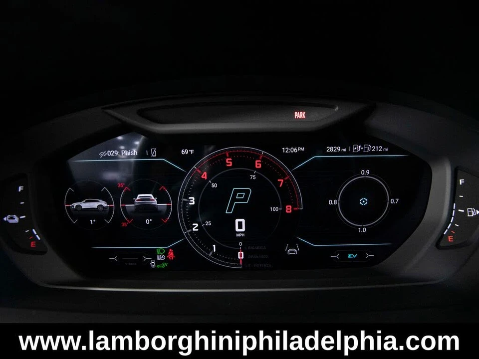2025 Lamborghini Urus SE - Image 18 of 31