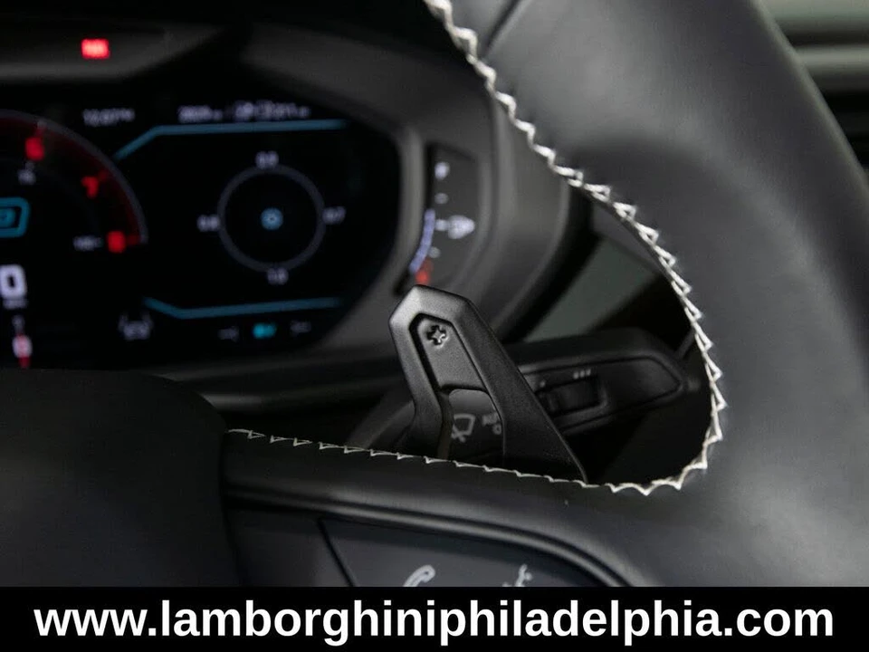 2025 Lamborghini Urus SE - Image 19 of 31