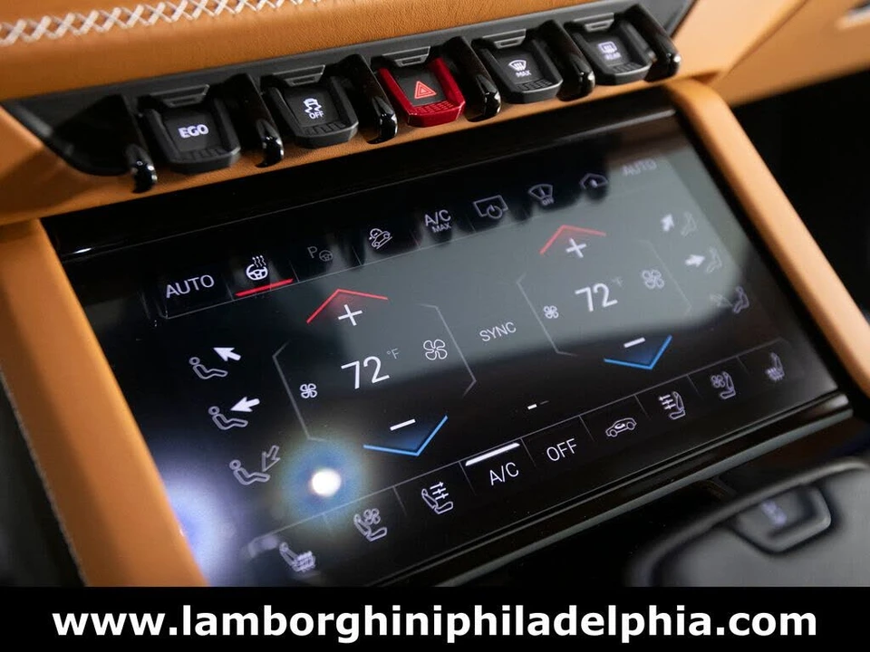 2025 Lamborghini Urus SE - Image 24 of 31