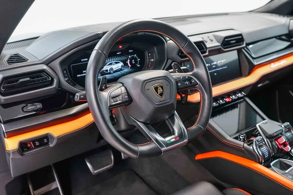 2025 Lamborghini Urus SE - Image 4 of 31