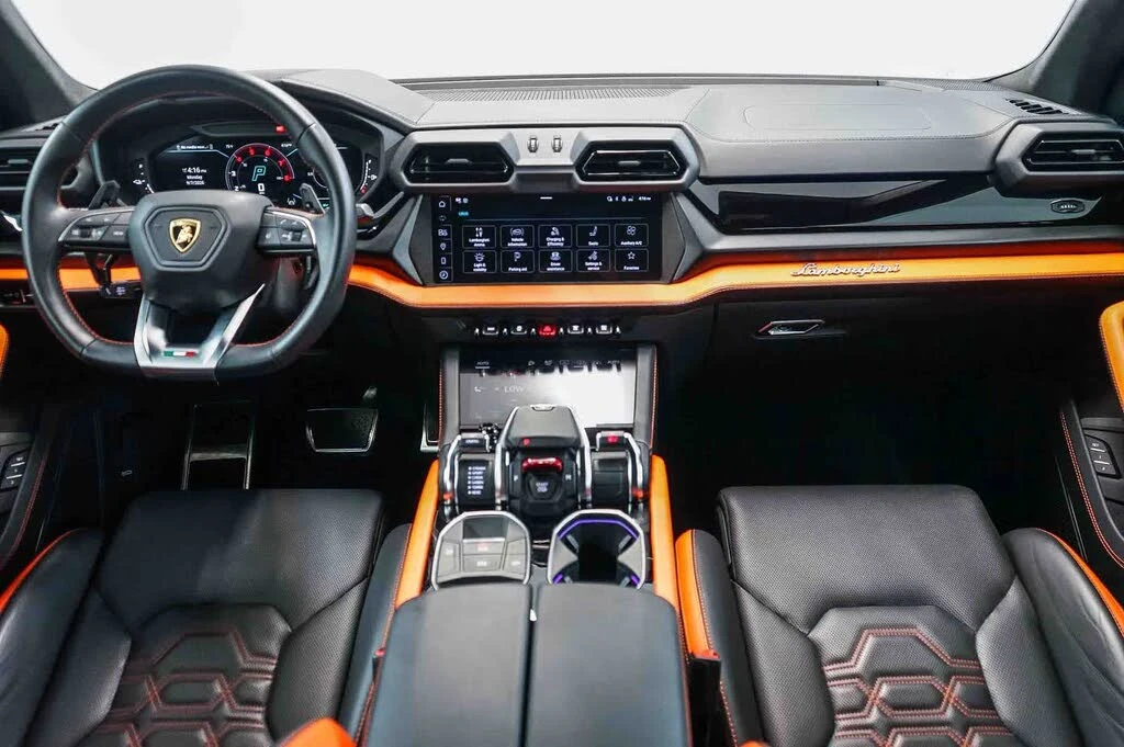 2025 Lamborghini Urus SE - Image 20 of 31