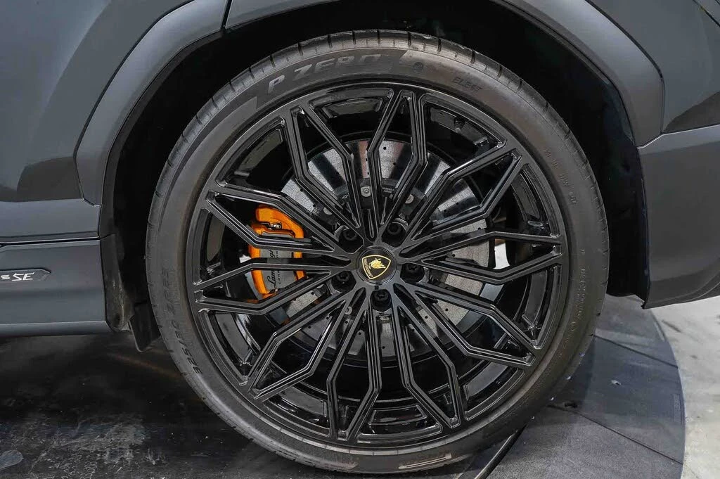 2025 Lamborghini Urus SE - Image 13 of 31