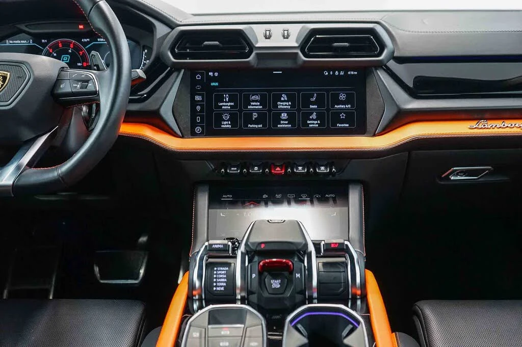 2025 Lamborghini Urus SE - Image 21 of 31