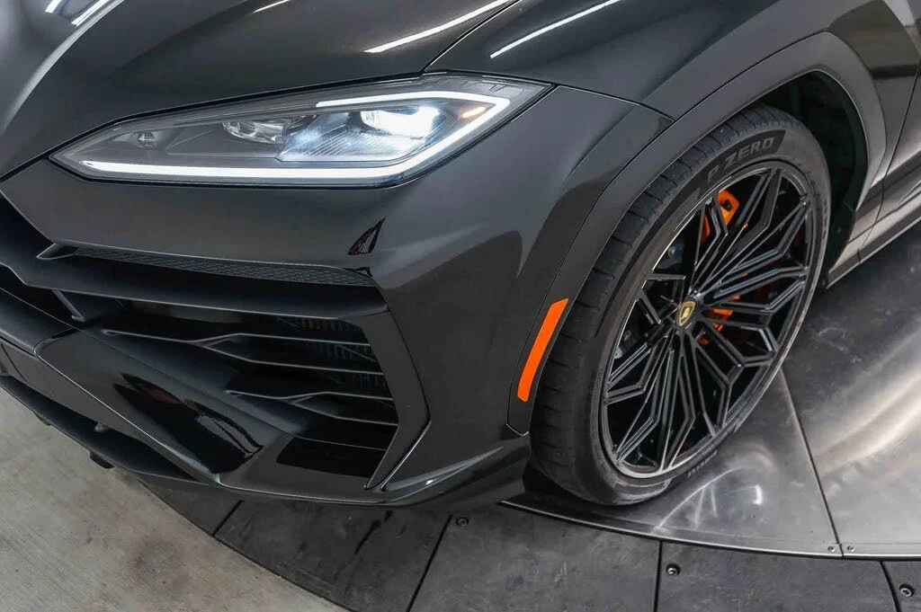 2025 Lamborghini Urus SE - Image 18 of 31